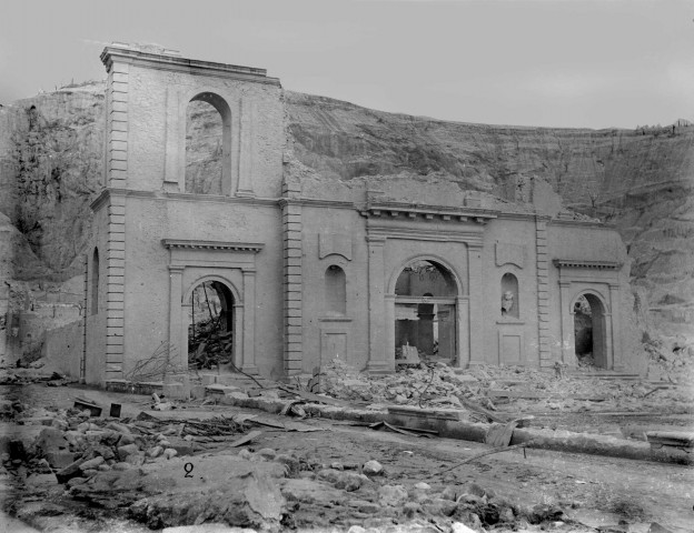 Saint-Pierre. Ruines de la cathédrale après l'éruption du 08 mai 1902