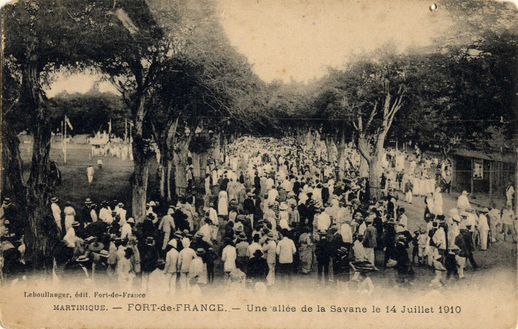 Martinique. Fort-de-France. Une allée de la Savane le 14 juillet 1910