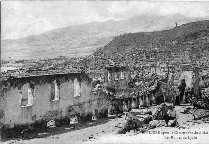 Martinique. Saint Pierre. Après la catastrophe du 8 Mai 1902. Les ruines du lycée