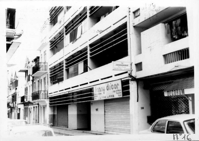 Martinique. Fort-de-France. Rue Lazare Carnot. Immeuble collectif construit sur l'ancien cinéma Gaumont