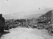Saint-Pierre. La Grand Rue après l'éruption du 8 mai 1902
