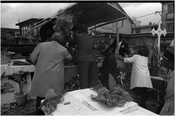 Gros-Morne, bourg. cérémonie d'enterrement de Madame Anca Bertrand