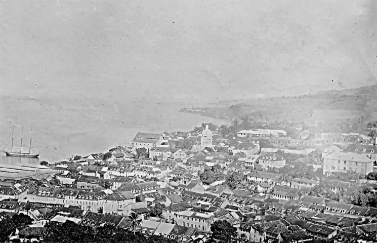 Saint-Pierre. Vue générale de la ville