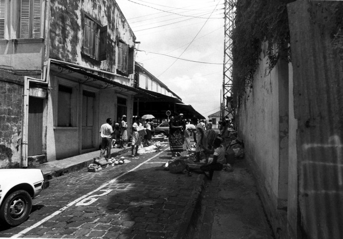 Lamentin : rue du marché