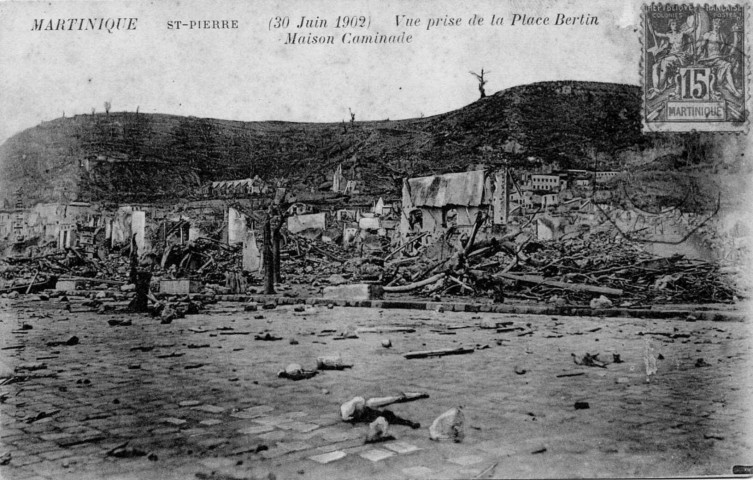 Martinique. Saint-Pierre. Vue prise de la place bertin. Maison Caminade