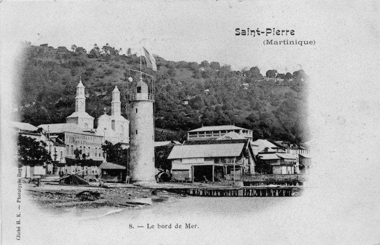 Saint-Pierre (Martinique). Le bord de mer